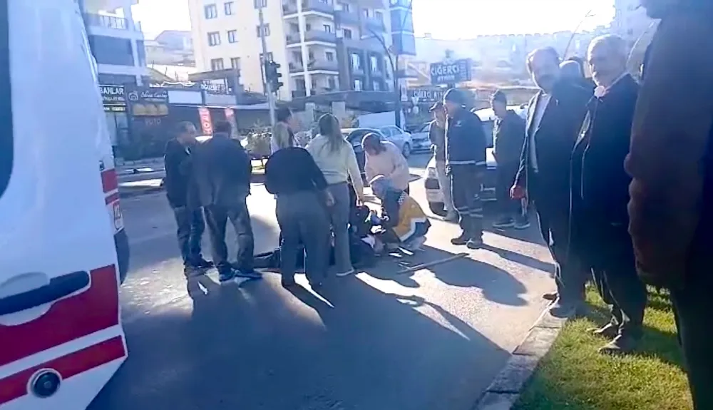 Yeşilyurt’ta Hafif Ticari Araç 75 Yaşındaki Yayaya Çarptı 