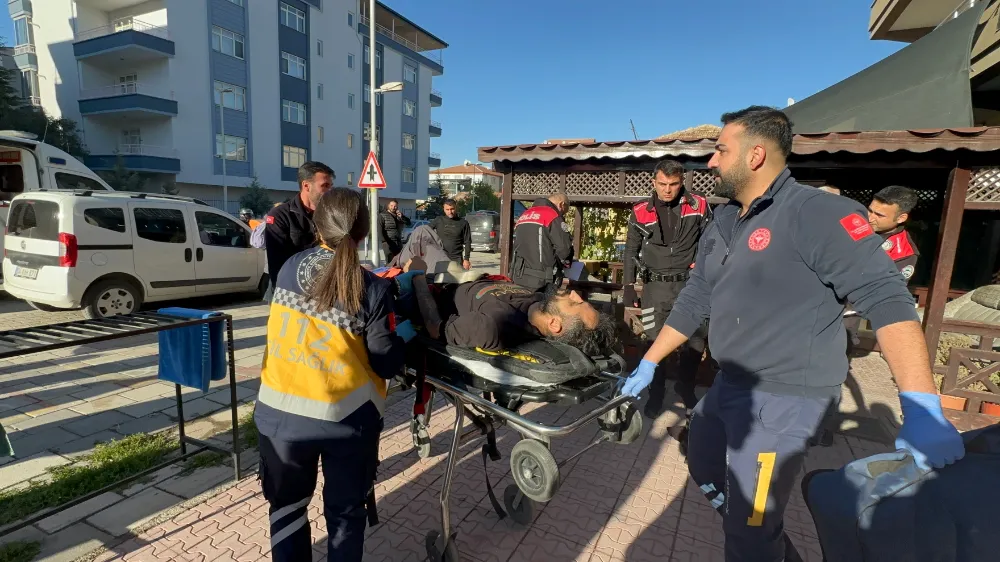 Özalper’de Mahallesinde  Zorla Araca Bindirmek İstediler: Direnince Silahla Vurdular