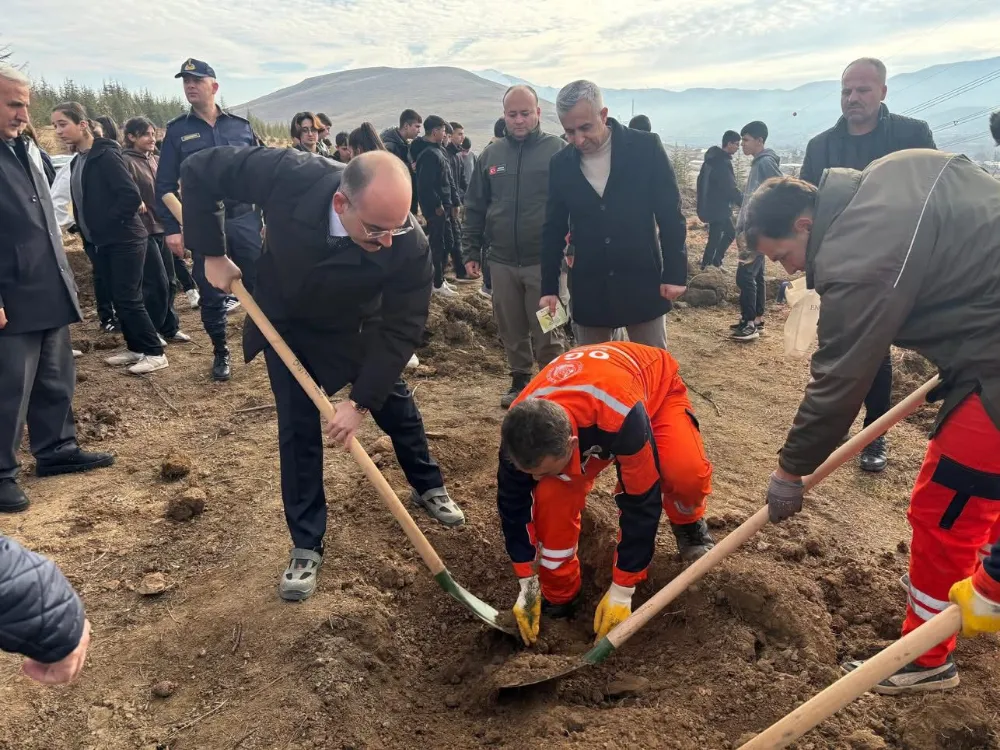 Doğanşehir’de ÖNEM Projesi Kapsamında Fidan Dikim Etkinliği Gerçekleştirildi 