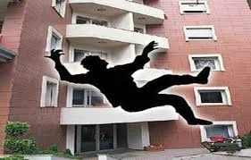 Balkondan Düşen Şahıs Ağır Yaralandı