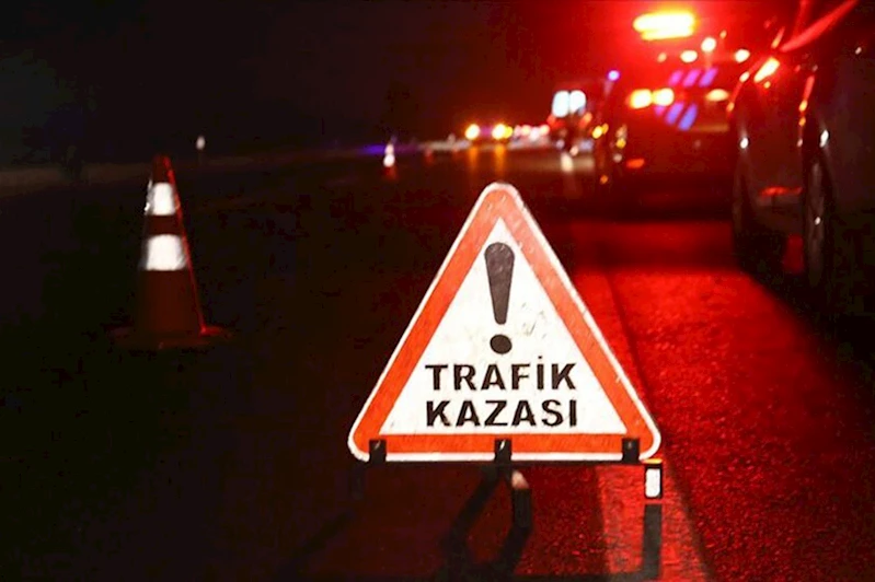 Yolcu otobüsü ile otomobil çarpıştı: 1 ölü, 1 yaralı