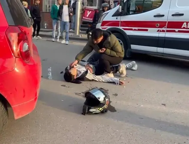 Otomobille Çarpışan Motosiklet Sürücüsü Yaralandı