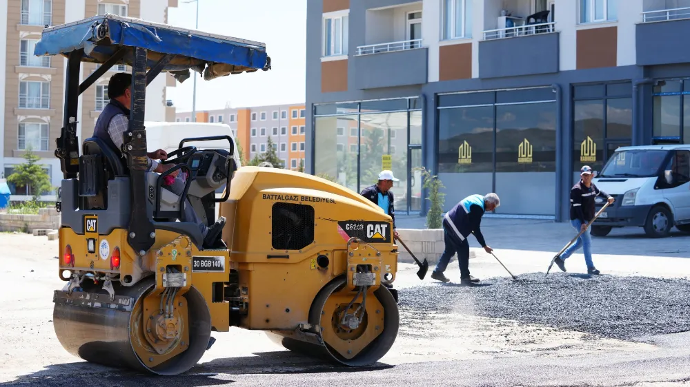 Battalgazi Belediyesi’nden Çamurlu Ve Bulgurlu’ya Asfalt Hizmeti