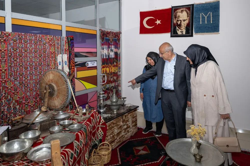 Büyükşehir Belediye Başkanı Er: Belediyecilik İnsan Hayatının Her Alanına Dokunan Bir Kurumdur