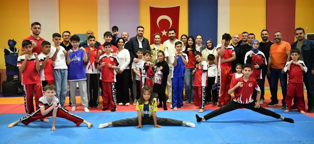 Milli Boksör Akbaş, Yeşilyurt Belediyesi Kick-Boks Sporcularıyla Buluştu