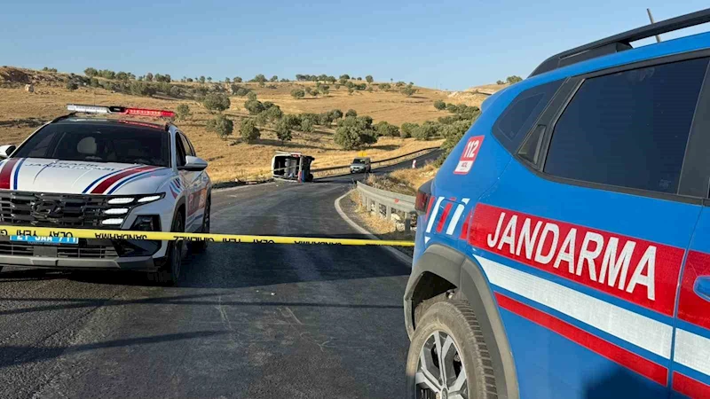 Diyarbakır’da kadınları taşıyan minibüs devrildi: 1 ölü, 15 yaralı
