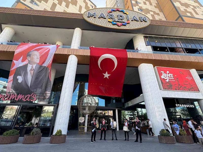 Zafer Bayramı kutlamaları Mardian Mall’da renkli görüntülere sahne oldu
