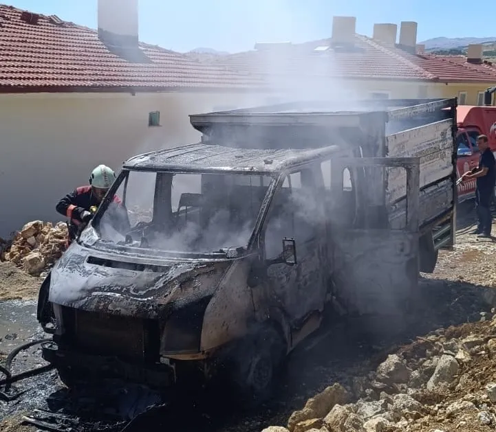 Malatya’da Şantiyede Araç Yangını