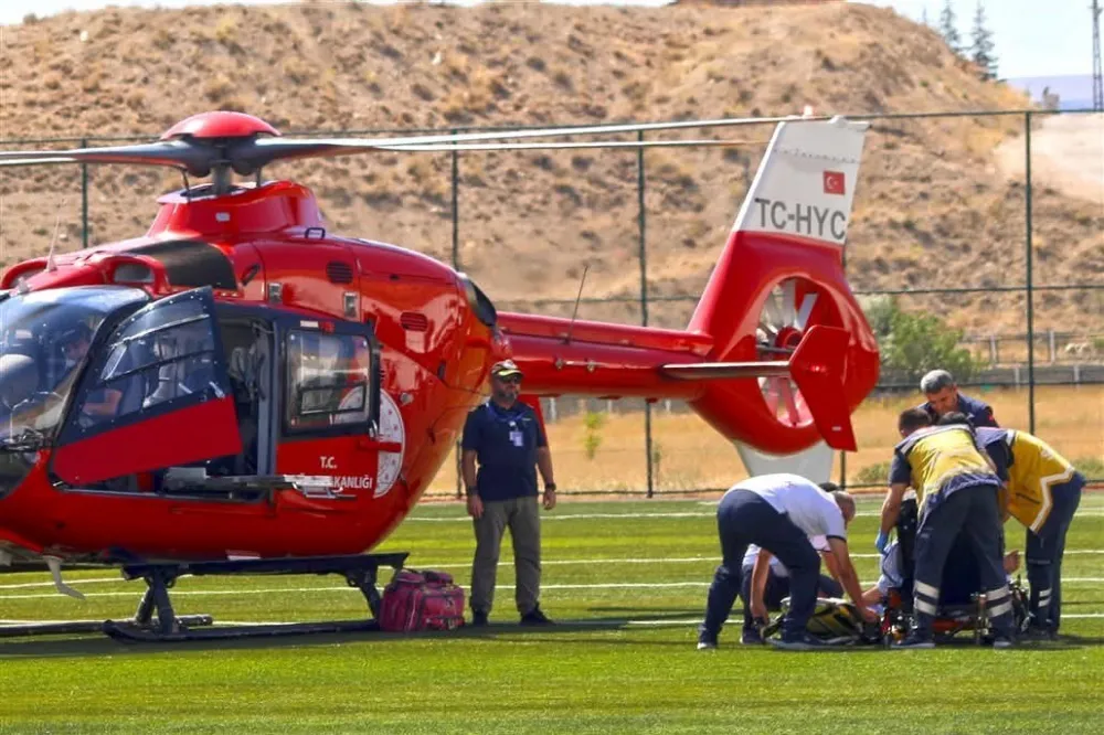 Ambulans Helikopter 87 Yaşındaki Hasta İçin Havalandı