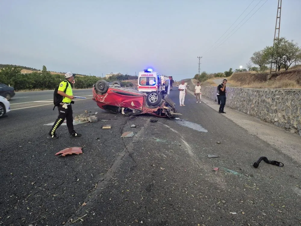 Kontrolden Çıkan Otomobil Devrildi: 1 Yaralı